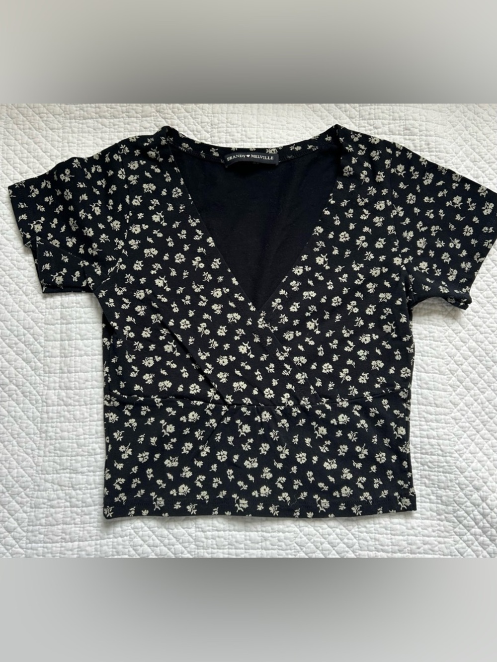 Brandy Melville Black Floral V‑Neck Wrap Crop Top